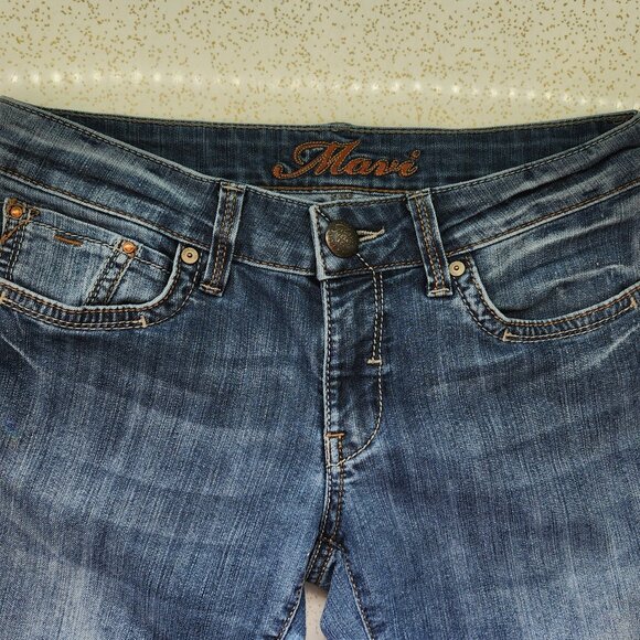 *New Low Price!* Bella Ladies jeans - Picture 5 of 10